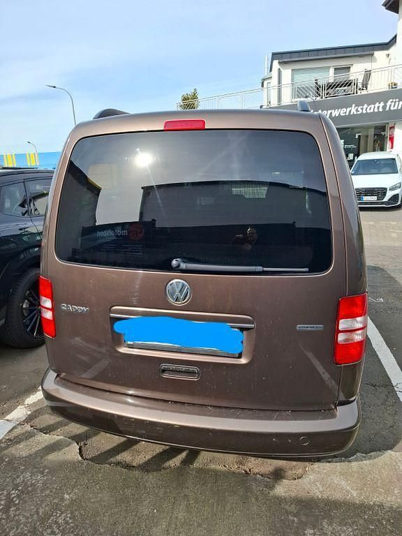 Usata VW Caddy Maxi 102 CV (75 kW) 2012 Marrone Monovolume