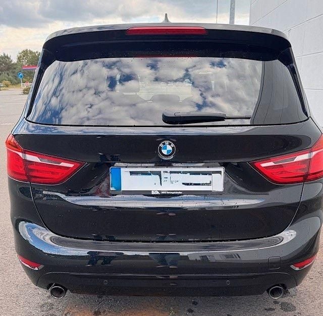 Schwarz Gebraucht 2015 BMW 220 Gran Tourer M Sport Van / Kleinbus | 13.500 € (Guter Preis) - Bild 1/4