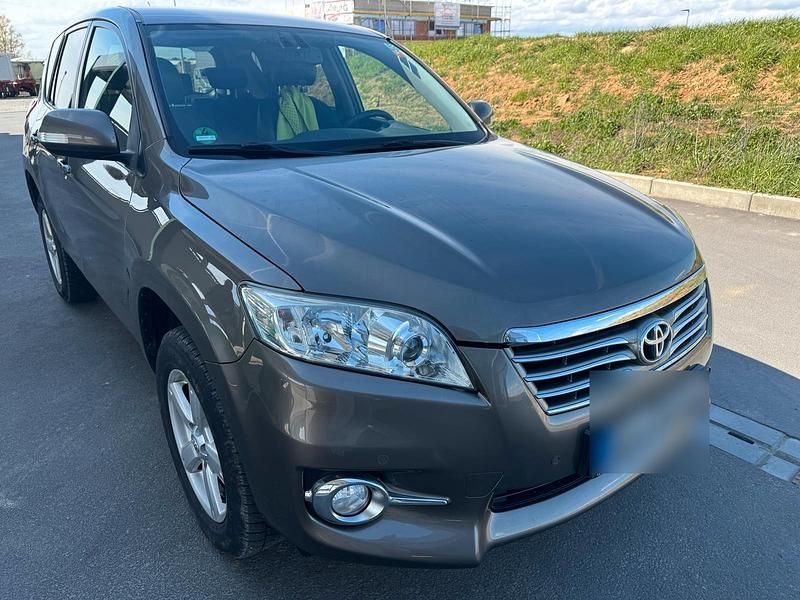Gebraucht Toyota RAV4 150 PS (110 kW) 2011 Braun SUV