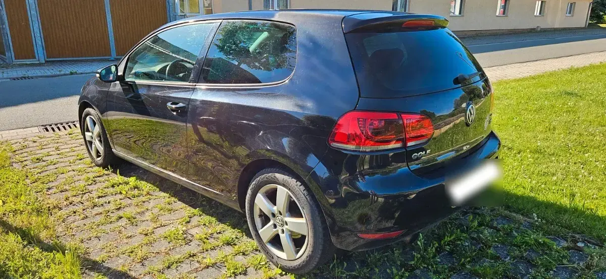 Gebraucht VW Golf VI 105 PS (77 kW) 2010 Schwarz Kleinwagen