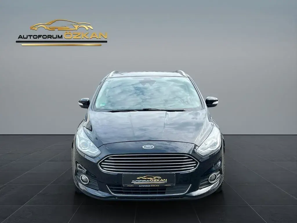 Gebraucht Ford S-MAX Titanium 179 PS (131 kW) 2017 Schwarz Van / Kleinbus