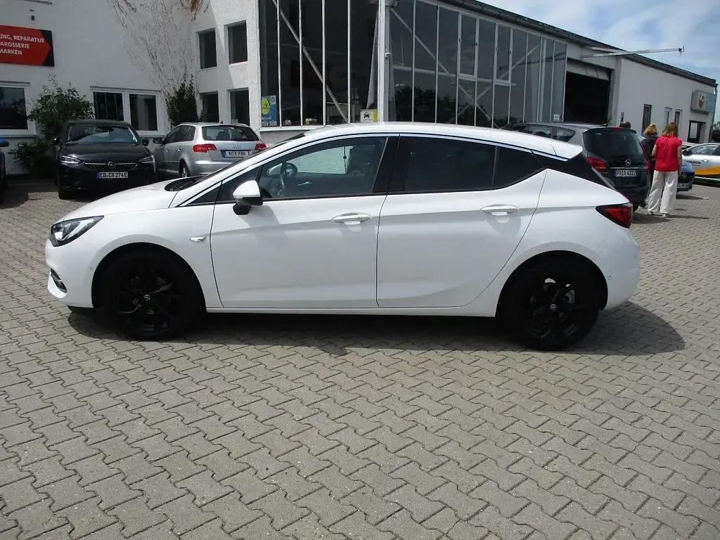 Gebraucht Opel Astra Elegance 145 PS (106 kW) 2020 Summit white Limousine