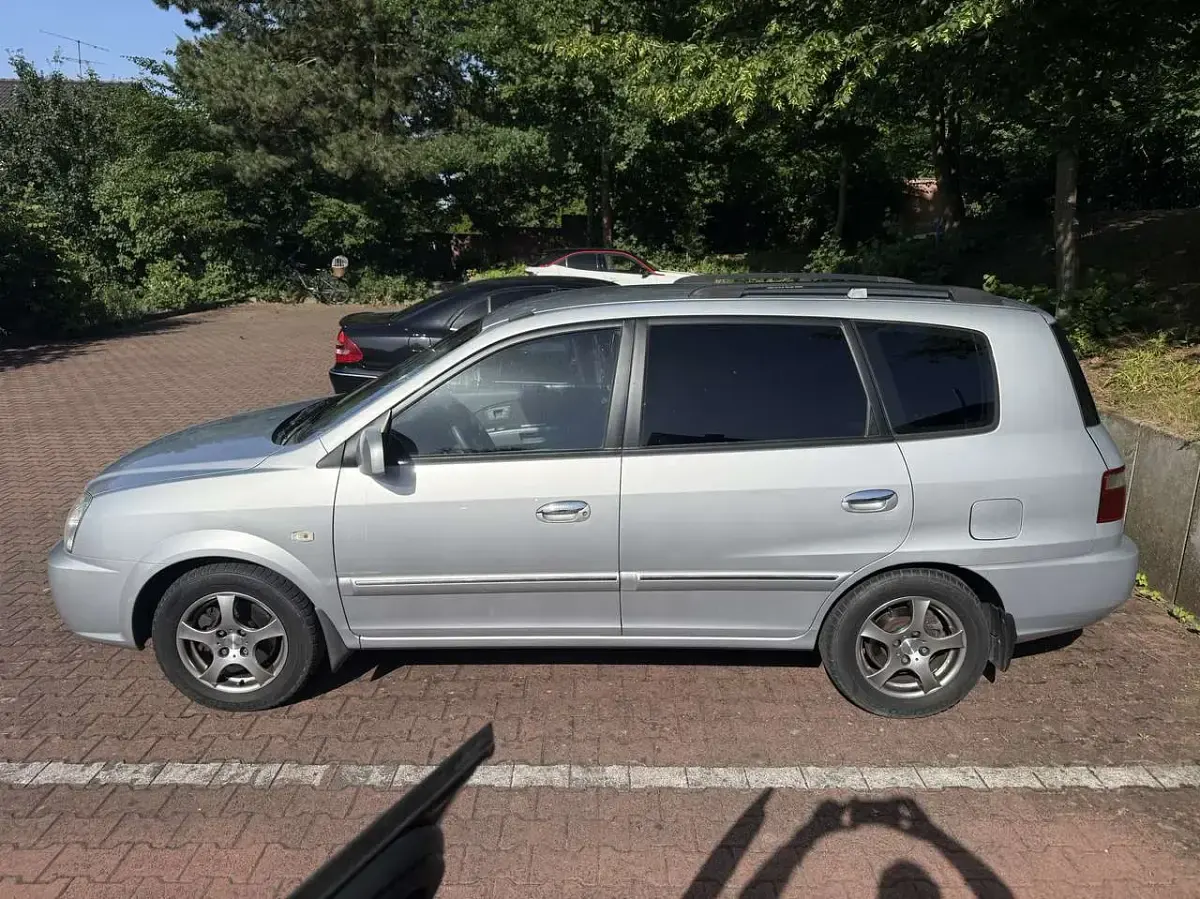 Gebraucht Kia Carens EX 140 PS (102 kW) 2006 Grau Van / Kleinbus