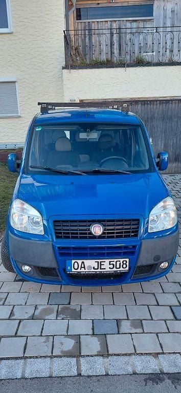 Blau Gebraucht 2009 Fiat Doblò Emotion Van / Kleinbus | 3.400 € (Guter Preis) - Bild 1/4