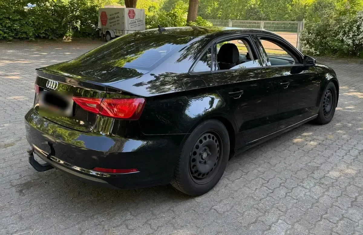 Gebraucht Audi A3 Sport 110 PS (80 kW) 2015 Schwarz Limousine