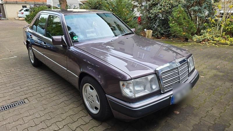 Gebraucht Mercedes E260 160 PS (117 kW) 1992 Limousine
