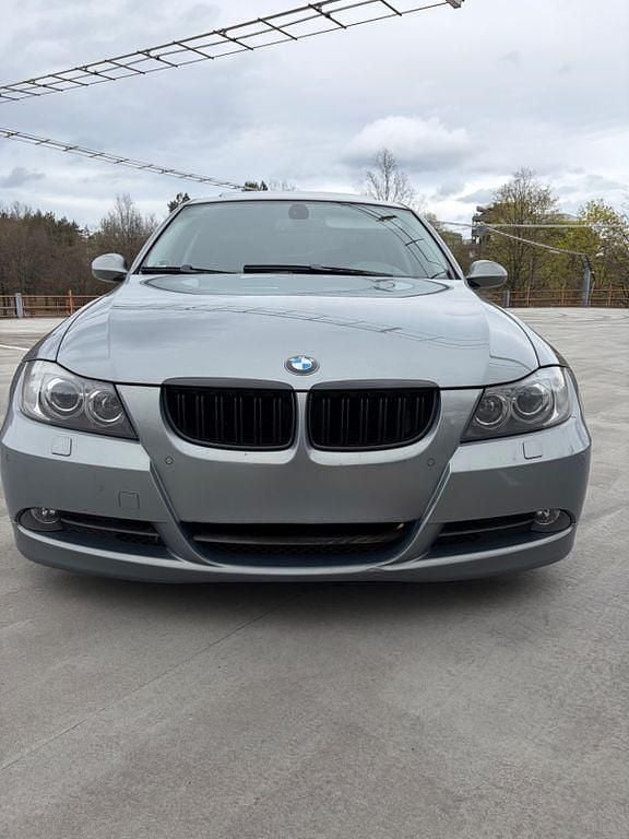 Second-hand BMW 330 Performance 231 CP (169 kW) 2006 Albastru Berlinǎ