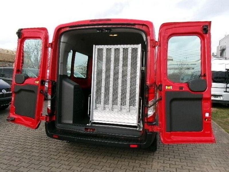 Gebraucht Ford Transit Trend 131 PS (96 kW) 2021 Rot Van / Kleinbus