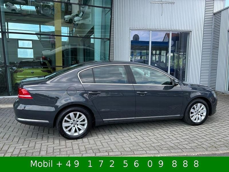 Uranograu Gebraucht 2013 VW Passat Comfortline Limousine | 8.499 € (Fairer Preis) - Bild 1/4