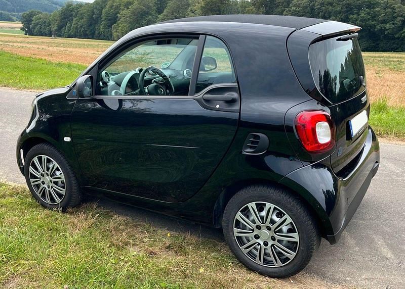 Gebraucht Smart ForTwo Coupé 60 kW (82 PS) 2020 Schwarz Coupé