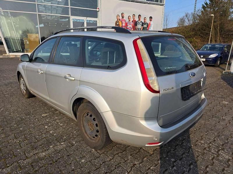 Gebraucht Ford Focus Style 101 PS (74 kW) 2008 Polarsilber metallic Kombi