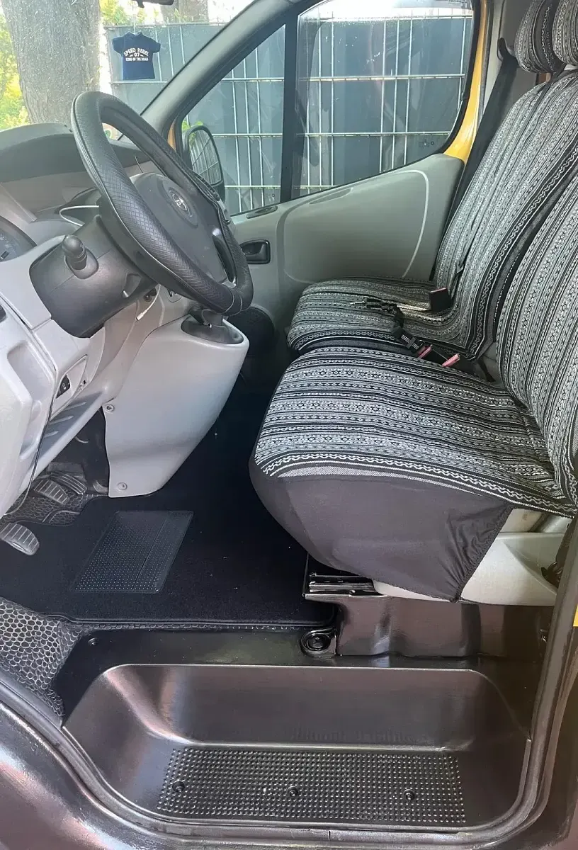 Gebraucht Opel Vivaro 145 PS (106 kW) 2008 Gelb Van / Kleinbus