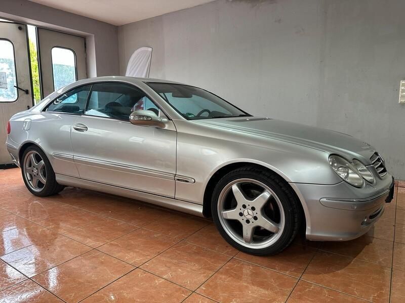 Silber Gebraucht 2005 Mercedes CLK320 Avantgarde Coupé | 7.660 € (Etwas zu teuer) - Bild 1/4