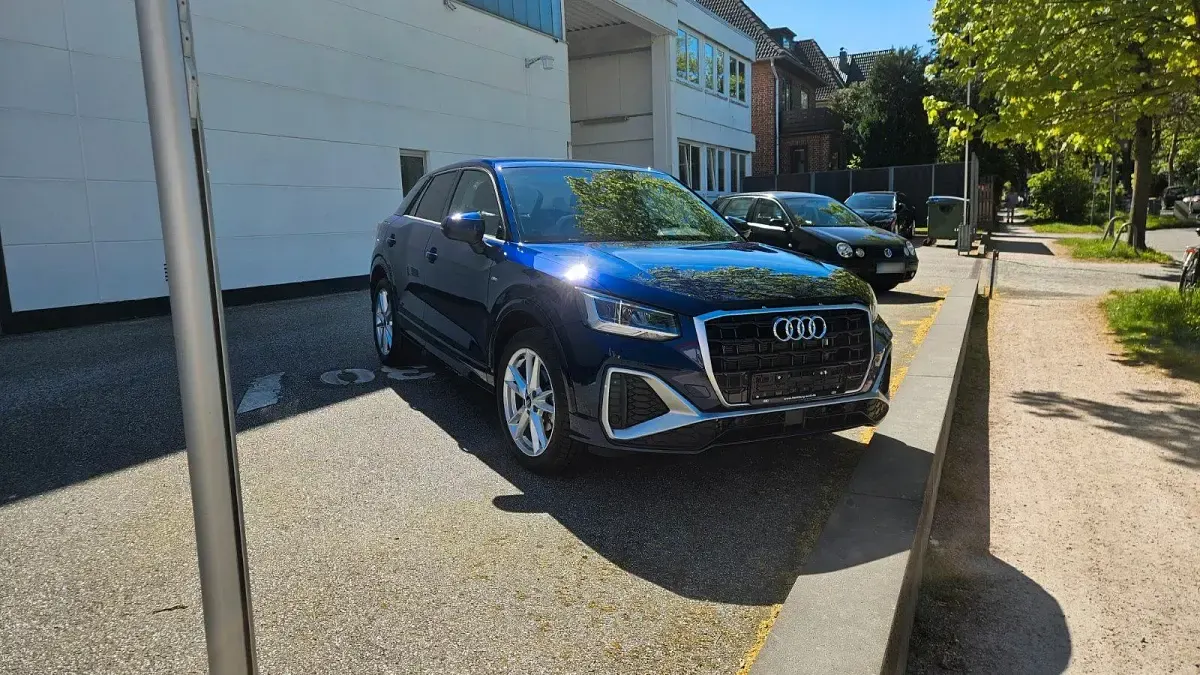 Gebraucht Audi Q2 S-Line 150 PS (110 kW) 2025 Blau SUV