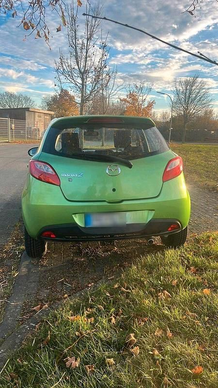 Second-hand Mazda 2 103 CP (75 kW) 2009 Verde Hatchback