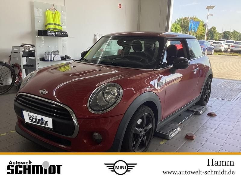 (rot) blazing red Gebraucht 2017 Mini ONE Kleinwagen | 9.890 € (Guter Preis) - Bild 1/4