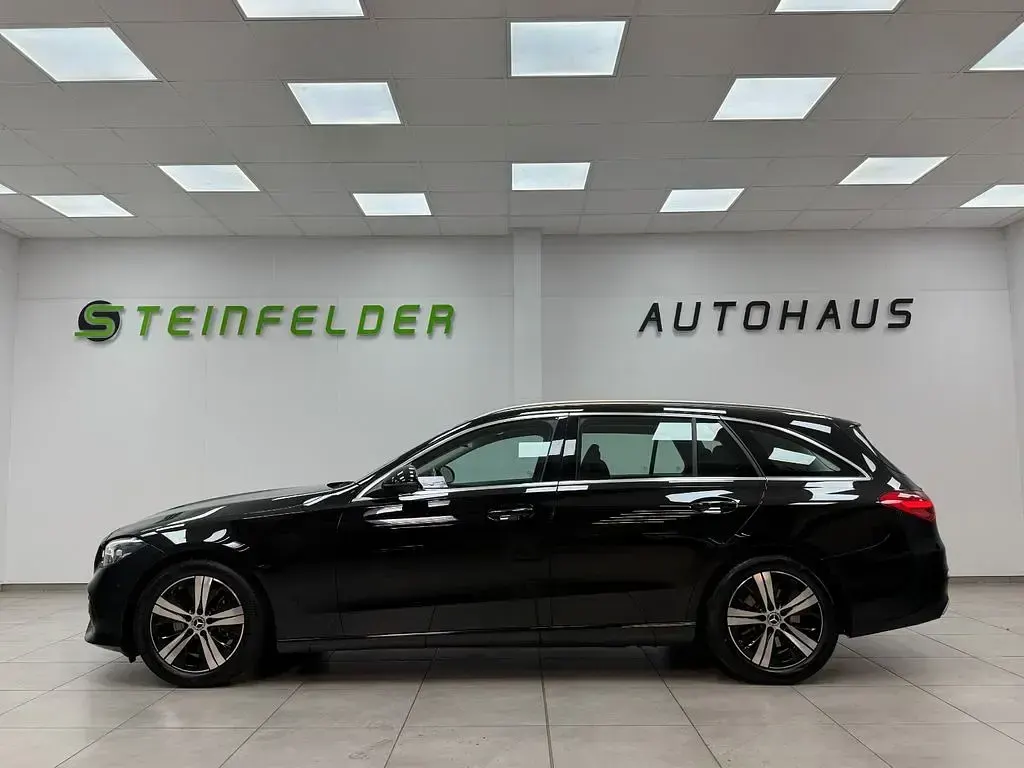 Gebraucht Mercedes C220 Avantgarde 200 PS (147 kW) 2021 Schwarz Limousine