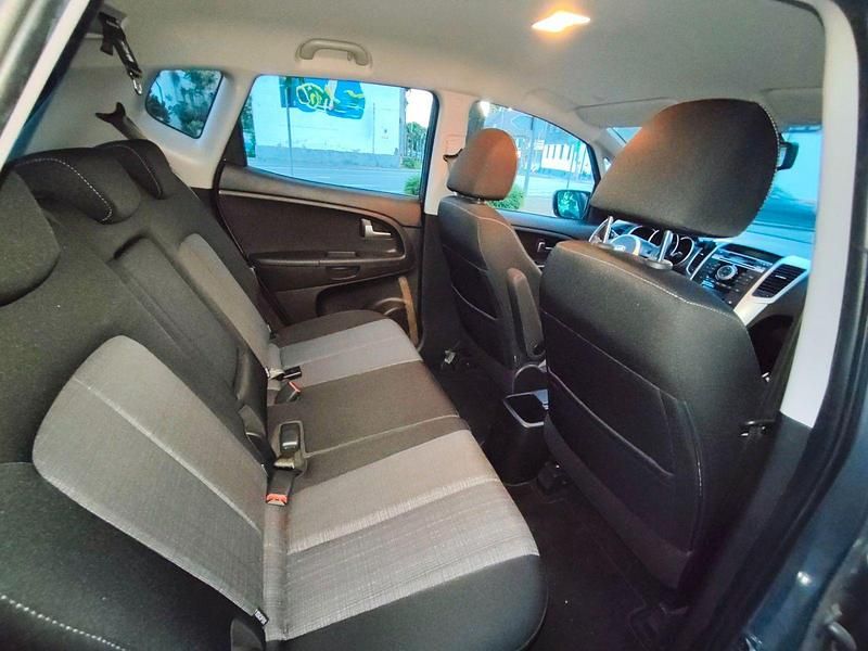 Gebraucht Kia Venga 90 PS (66 kW) 2012 Grau Kleinwagen