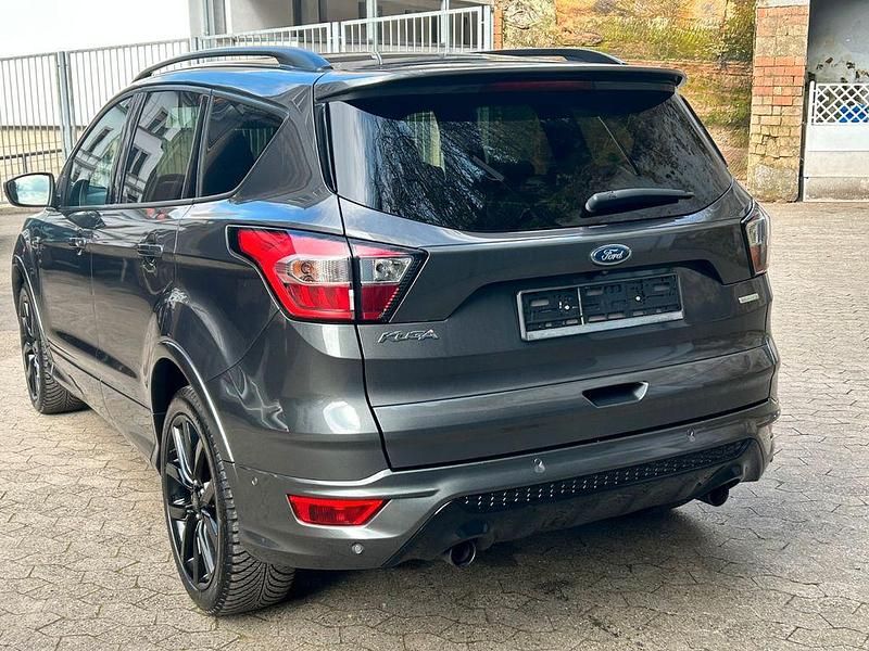 Gebraucht Ford Kuga ST-Line 150 PS (110 kW) 2018 Grau SUV