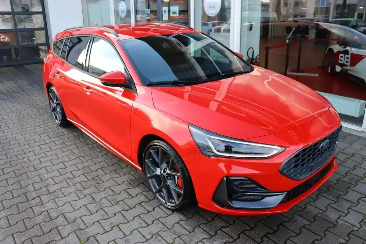 Nuevo Ford Focus ST 280 CV (205 kW) 2025 Rojo Berlina
