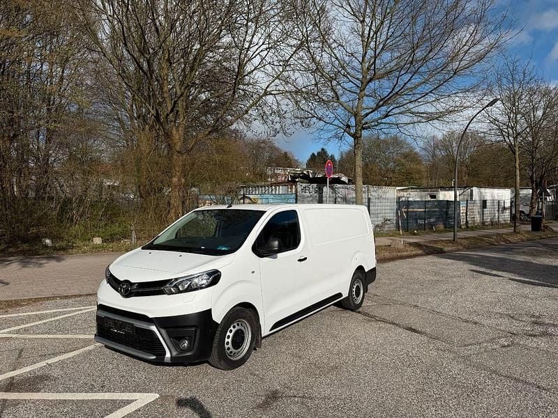 Gebraucht Toyota Proace 122 PS (89 kW) 2021 Weiß Van / Kleinbus