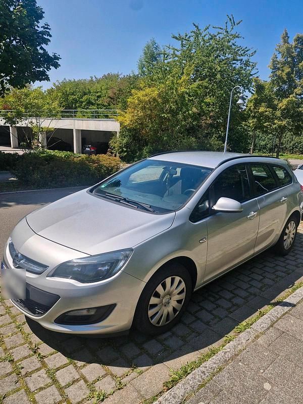 Silber Gebraucht 2015 Opel Astra Kombi | 4.999 € - Bild 1/4