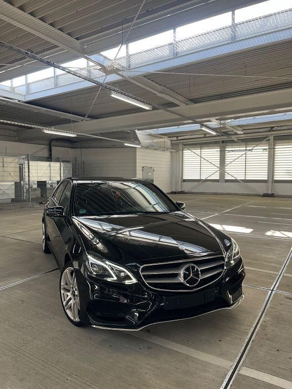 Schwarz Gebraucht 2015 Mercedes E250 Avantgarde Kombi | 16.500 € (Guter Preis) - Bild 1/4