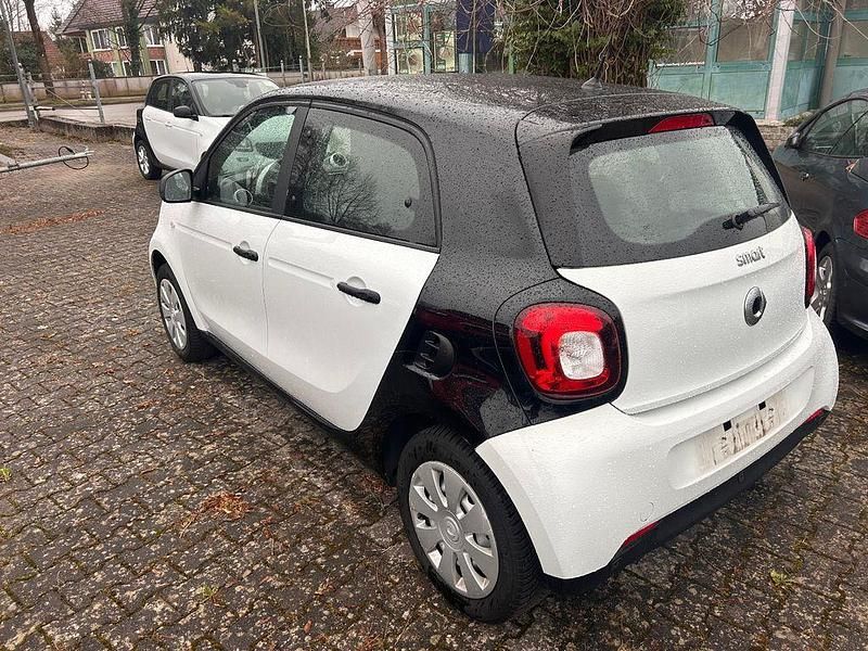 Gebraucht Smart ForFour 71 PS (52 kW) 2018 Weiß Kleinwagen