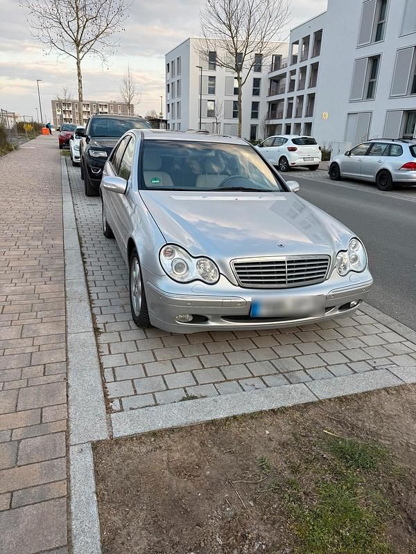 Gebraucht Mercedes C240 Elegance 170 PS (125 kW) 2002 Silber Limousine