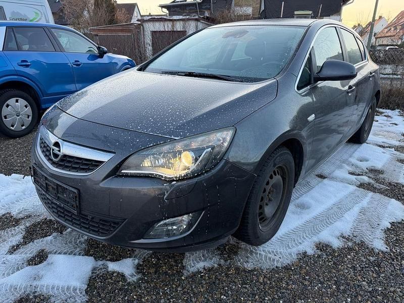 Gebraucht Opel Astra Sport 140 PS (102 kW) 2011 Grau Limousine
