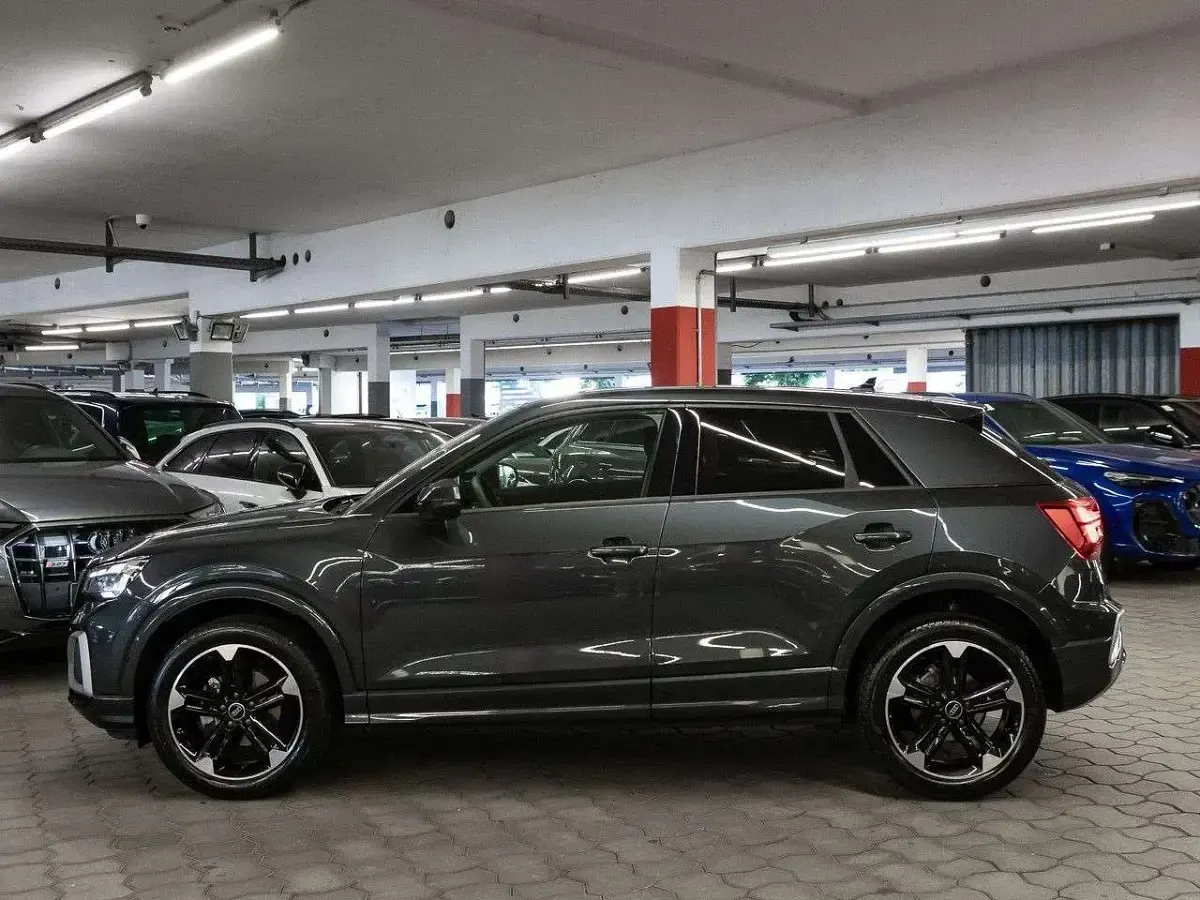 Gebraucht Audi Q2 Advanced Plus 116 PS (85 kW) 2025 Manhattangrau metallic SUV