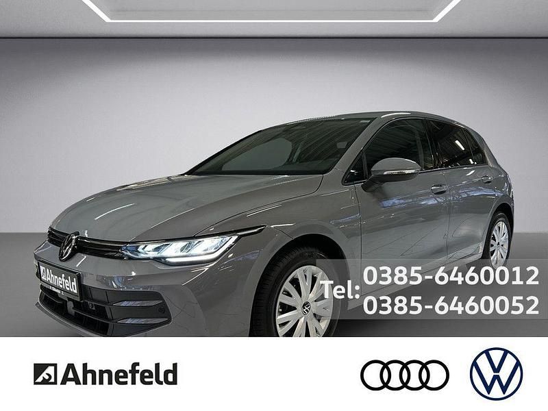 Grau Gebraucht 2025 VW Golf VIII Life Limousine | 38.490 € - Bild 1/4