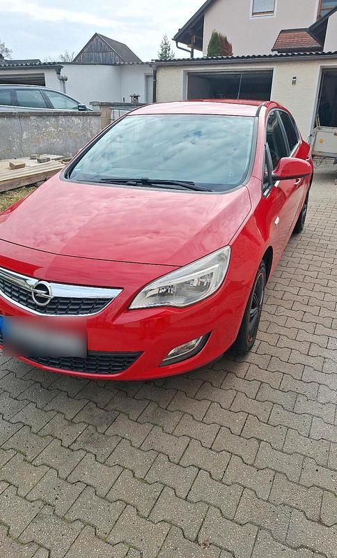 Gebraucht Opel Astra Eco 100 PS (73 kW) 2012 Rot Limousine