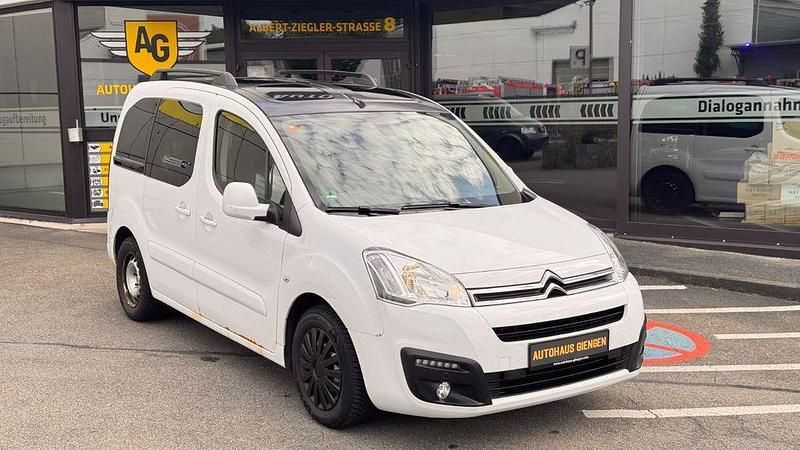 Weiß Gebraucht 2015 Citroën Berlingo Shine Van / Kleinbus | 5.390 € (Superpreis) - Bild 1/4