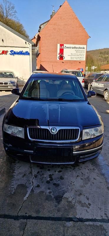 Schwarz Gebraucht 2007 Skoda Superb Limousine | 2.100 € (Superpreis) - Bild 1/4