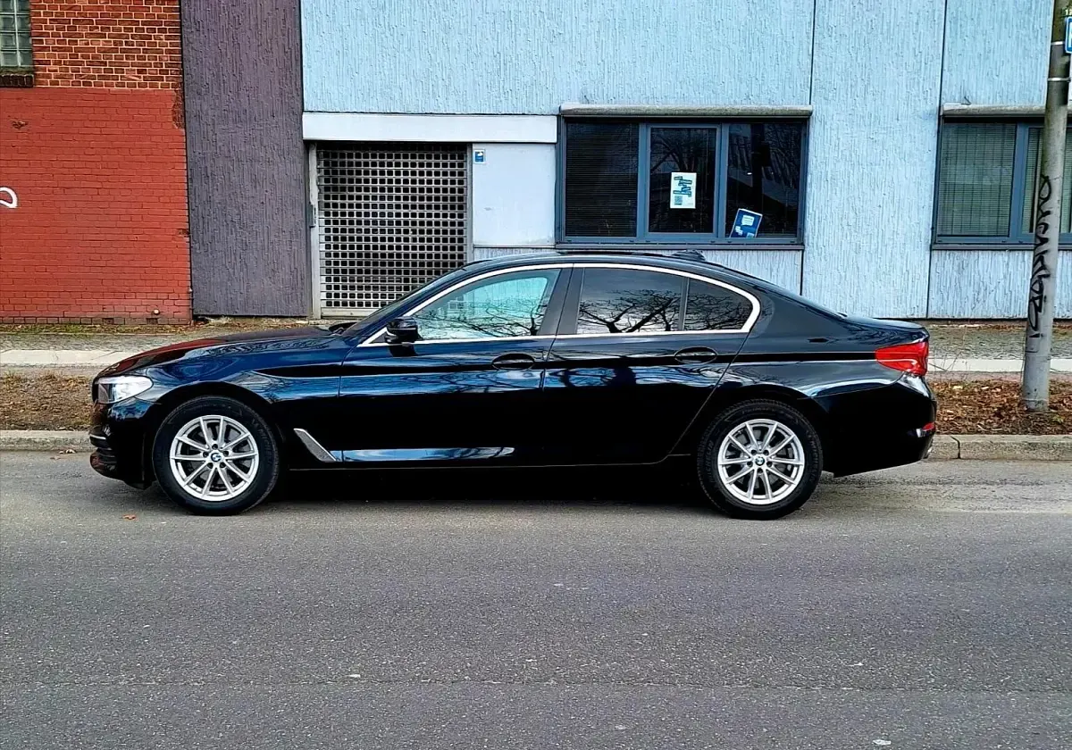 Gebraucht BMW 520 185 PS (136 kW) 2018 Schwarz Limousine
