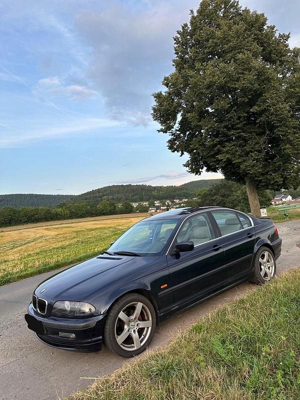 Gebraucht BMW 320 150 PS (110 kW) 1999 Blau Limousine