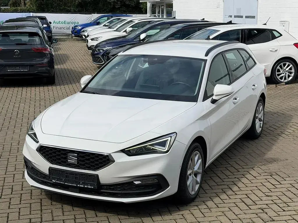 Gebraucht Seat Leon Style 150 PS (110 kW) 2022 Weiß Limousine