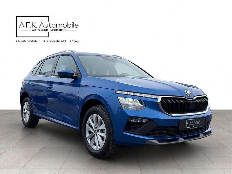 Raceblau metallic Gebraucht 2024 Skoda Kamiq Selection SUV | 21.890 € (Superpreis) - Bild 1/4
