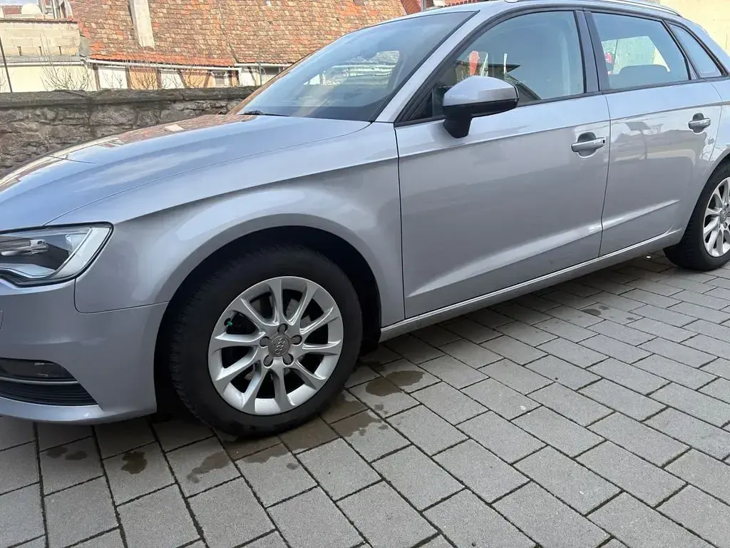 Gebraucht Audi A3 Attraction 110 PS (80 kW) 2016 Silber Limousine