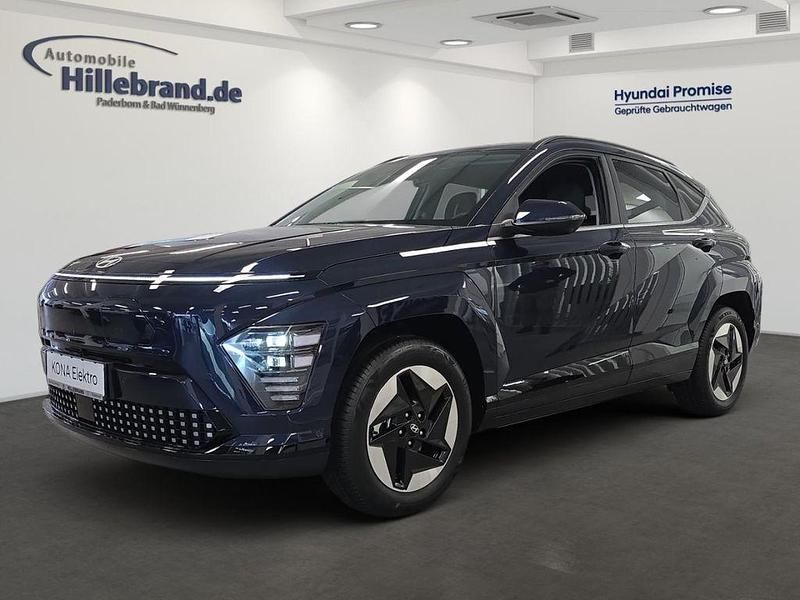 Dunkelblau Neu 2025 Hyundai Kona Prime SUV | 41.590 € (Teuer) - Bild 1/4