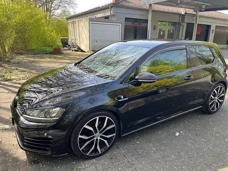 Second-hand VW Golf GTD 184 CP (135 kW) 2016 Negru Coupe