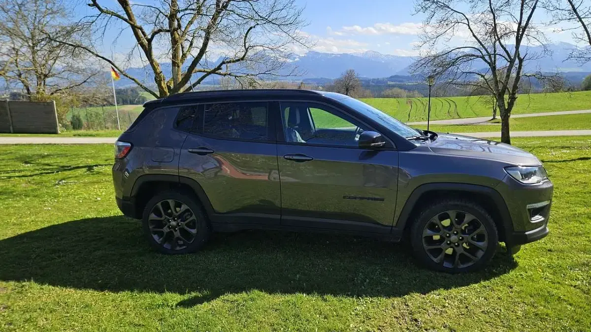 Käytetty Jeep Compass 181 HP (133 kW) 2021 Katumaasturi