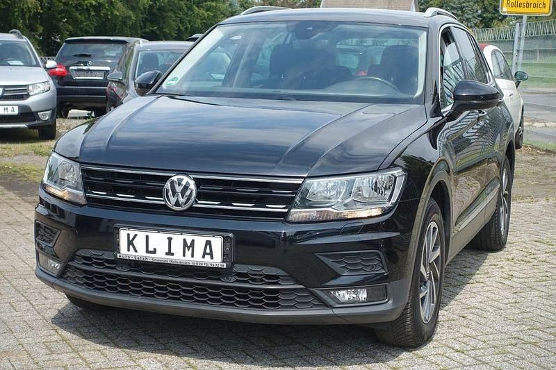 Schwarz Gebraucht 2017 VW Tiguan Sound SUV | 16.900 € (Guter Preis) - Bild 1/4
