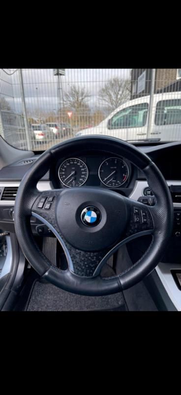 Gebraucht BMW 320 184 PS (135 kW) 2011 Kombi