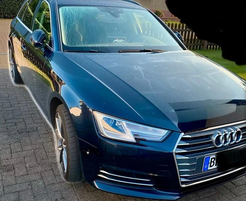 Blau Gebraucht 2016 Audi A4 Kombi | 16.900 € (Fairer Preis) - Bild 1/4