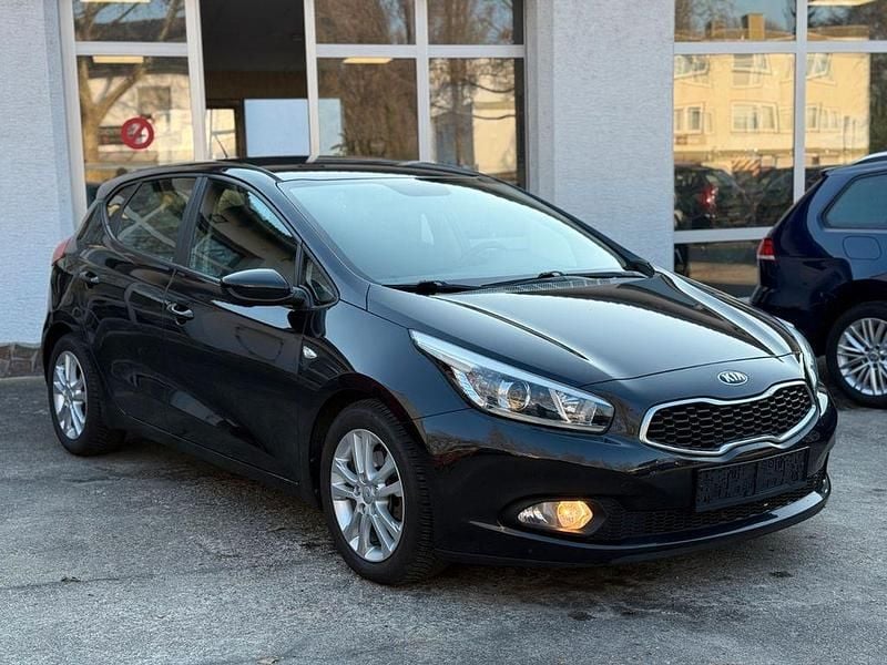 Gebraucht Kia Ceed Edition 7 135 PS (99 kW) 2013 Schwarz Kleinwagen