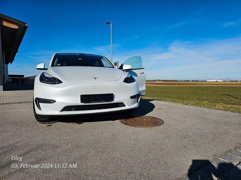 Weiß Gebraucht 2022 Tesla Model Y Performance SUV | 35.300 € (Guter Preis) - Bild 1/4