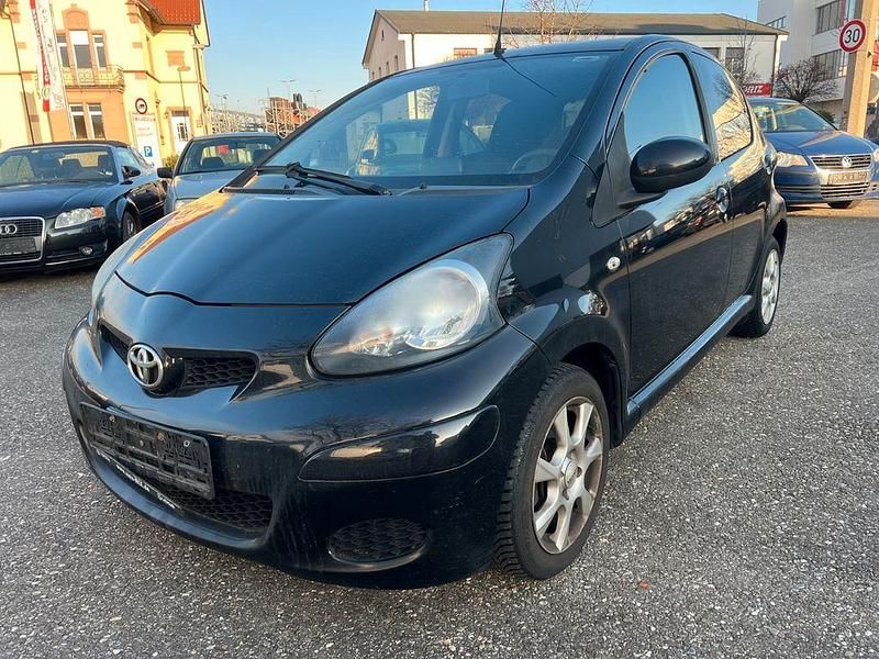 Schwarz Gebraucht 2011 Toyota Aygo Edition Kleinwagen | 3.950 € (Etwas zu teuer) - Bild 1/4