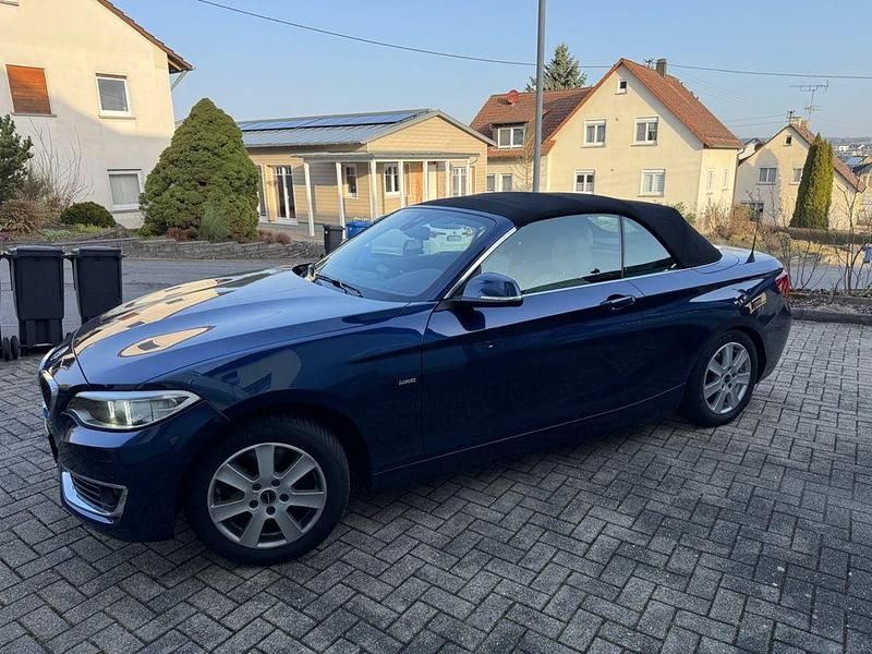 Gebraucht BMW 220 Luxury Line 190 PS (139 kW) 2016 Blau Cabrio